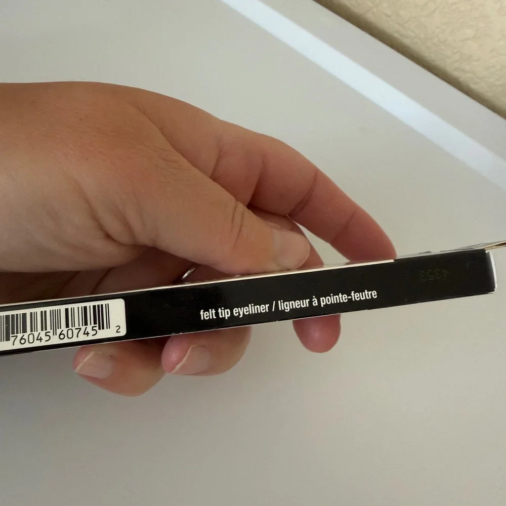 Hard Candy Stroke of‎ Gorgeous Eyeliner Women 0.015oz 745 Storm NEW Purple Felt